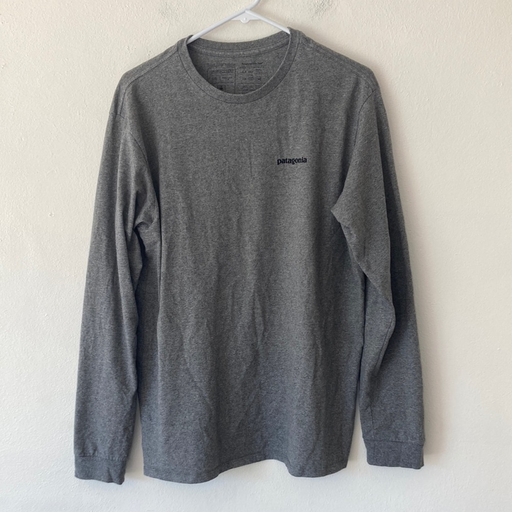 PATAGONIA Long-Sleeved P-6 Logo Responsibili-Tee